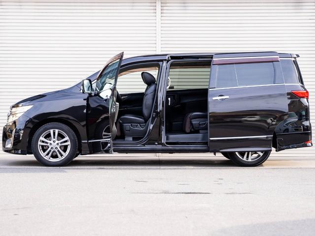 エルグランド ２５０ハイウェイスター　全国１年保証　スマートキー　プッシュスタート　両側パワースライドドア　純正ナビ　Ｂｌｕｅｔｏｏｔｈ　アラウンドビュー　後席モニター　フルオートエアコン　オートライト　ラゲッジルームシガーソケット（29枚目）