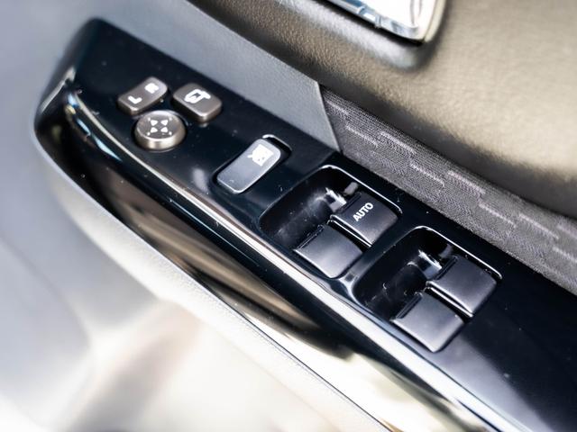 スペーシアカスタム XS 全国1年保証 車検令和8年9月 スマートキー プッシュスタート フルオートエアコン ETC車載器 電動格納ミラー 電動格納ミラー 助手席シートアンダーボックス オートライト フォグランプ(31枚目)
