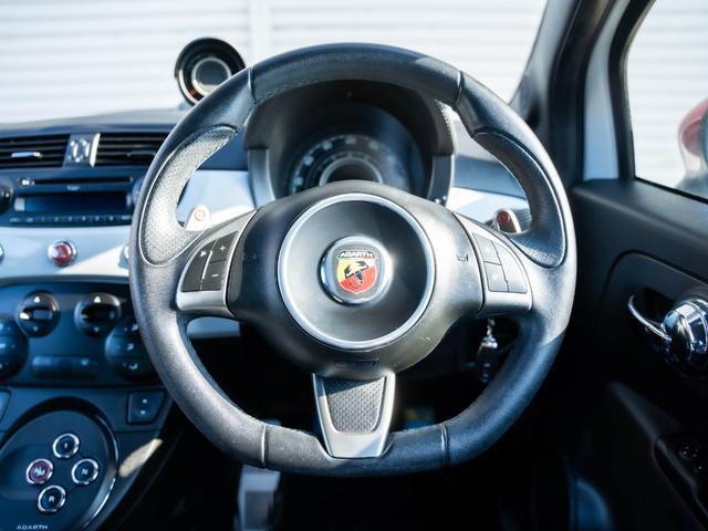 アバルト５９５ ツーリズモ（32枚目）