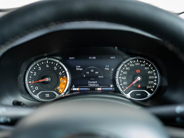 ボディコーティングも承っております。研修を受けたスタッフが丁寧に施工いたします。ピッカピカにしますよ！