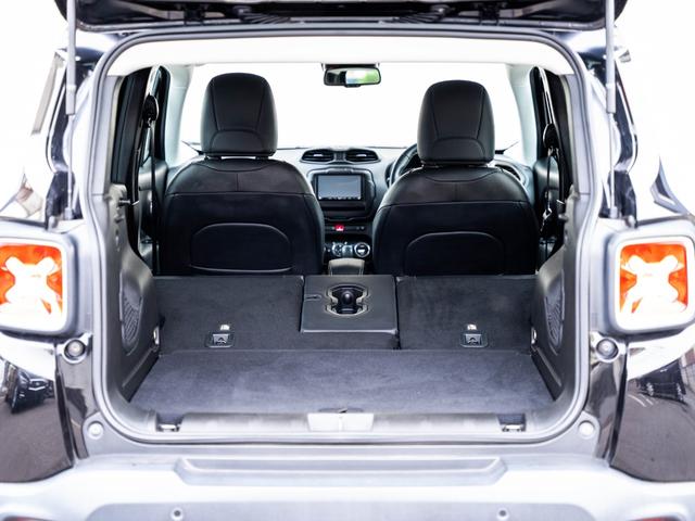 外観はきれいでもボンネットを開けてがっかりされた経験がある方も多いと思いますが当店の販売車両はエンジンルーム内も当然綺麗ですのでぜひご覧ください！