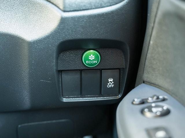 在庫台数が多いため車両置き場が数か所に分かれています。ご来店前にお目当てのお車と来店時間のご連絡を頂けますとお待たせすることなくスムーズな対応をさせて頂くことが可能です。