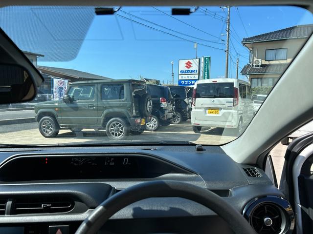 アクア S ナビ取説あり 純正15インチアルミホイール オートライト プッシュスタート スマートキー ハイブリッド車 ETC パワステ スペアキー有(19枚目)
