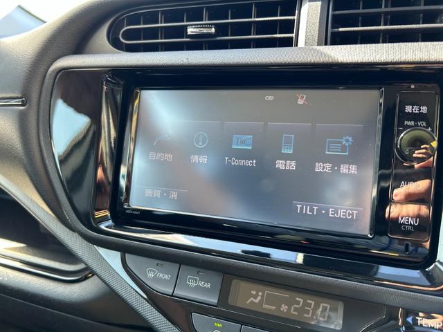 アクア S ナビ取説あり 純正15インチアルミホイール オートライト プッシュスタート スマートキー ハイブリッド車 ETC パワステ スペアキー有(30枚目)