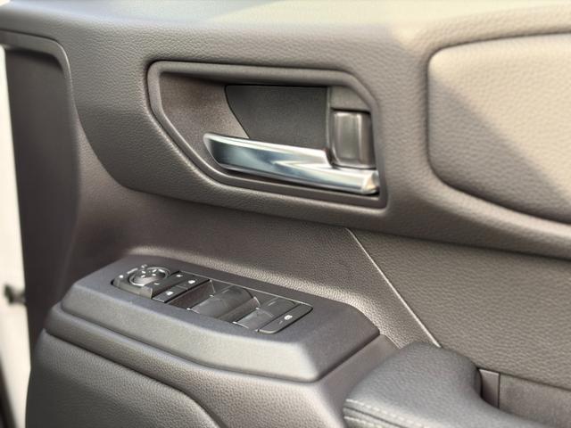 ランドクルーザー２５０ ＶＸ　ＶＸ　角目ＬＥＤヘッド　サンルーフ　トヨタチームメイト　１２．３型ディスプレイオーディオ　全周囲カメラ　シートベンチレーション　デジタルインナーミラー　ブラインドスポットモニター　ＥＴＣ２．０（33枚目）