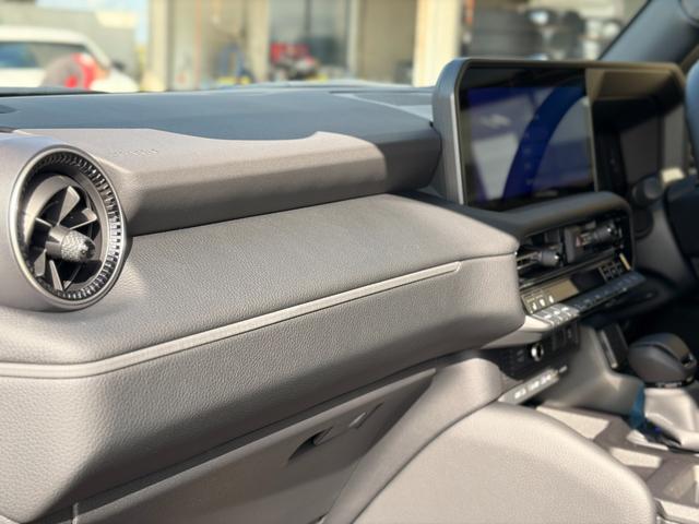 ランドクルーザー２５０ ＶＸ　ＶＸ　角目ＬＥＤヘッド　サンルーフ　トヨタチームメイト　１２．３型ディスプレイオーディオ　全周囲カメラ　シートベンチレーション　デジタルインナーミラー　ブラインドスポットモニター　ＥＴＣ２．０（34枚目）