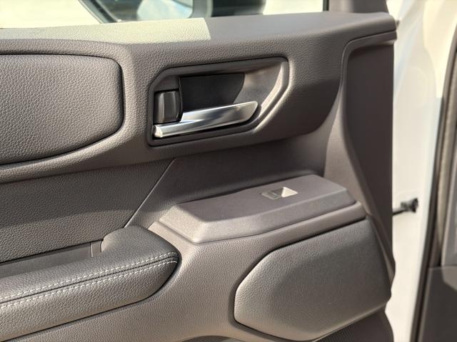 ランドクルーザー２５０ ＶＸ　ＶＸ　角目ＬＥＤヘッド　サンルーフ　トヨタチームメイト　１２．３型ディスプレイオーディオ　全周囲カメラ　シートベンチレーション　デジタルインナーミラー　ブラインドスポットモニター　ＥＴＣ２．０（35枚目）