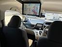 後席用のフリップダウンモニターも付いていますので、後席の方もドライブをゆったり楽しめます