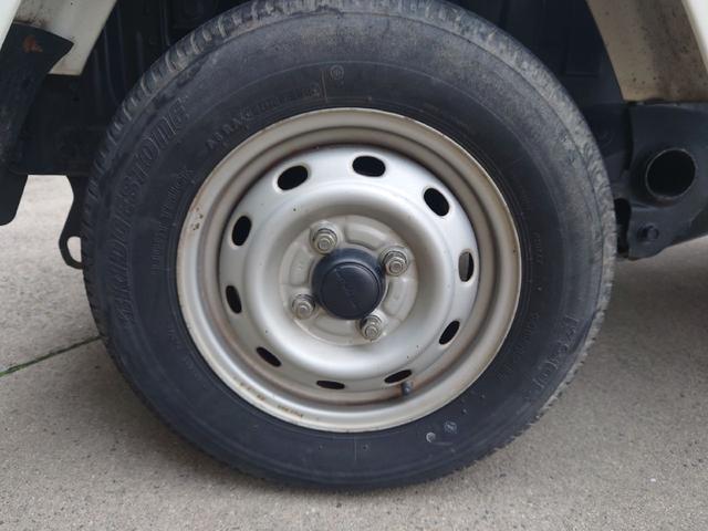サンバートラック ＴＣ　４ＷＤ　５ＭＴ　ユーザー買取車（12枚目）