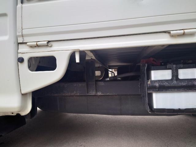 サンバートラック ＴＣ　４ＷＤ　５ＭＴ　ユーザー買取車（28枚目）