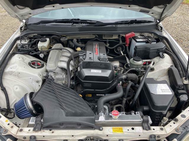 アルテッツァ ＲＳ２００　Ｚエディション　６速ＭＴ　車高調　１７インチアルミ　社外マフラー　エアクリーナー　社外ステアリング　ドライブレコーダー　ＨＩＤ　タイミングベルト交換済（20枚目）