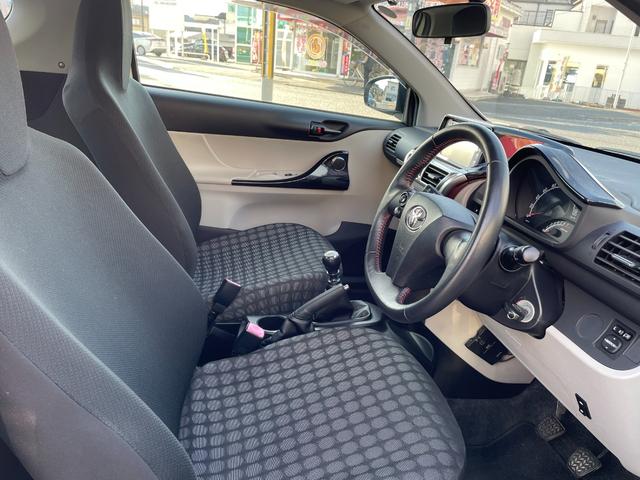 ｉＱ １３０Ｇ　→（ゴー）　ワンオーナー　純正ナビＴＶ　バックカメラ　レザーハンドル　キーレス・スペアキー　ＥＴＣ　フロントフォグライト（6枚目）