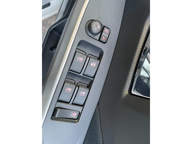 ルーミー カスタムＧ－Ｔ　コンフォートパッケージ　パノラミックビューパッケージ　９インチディスプレイオーディオ　ＨＤＭＩ　地デジ　ＥＴＣ　スマートキー２本　シートヒーター　スマートアシスト　フロアマット　ツートンルーフ（15枚目）