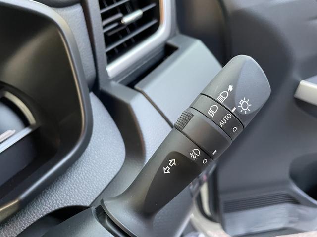 ルーミー カスタムＧ－Ｔ　コンフォートパッケージ　パノラミックビューパッケージ　９インチディスプレイオーディオ　ＨＤＭＩ　地デジ　ＥＴＣ　スマートキー２本　シートヒーター　スマートアシスト　フロアマット　ツートンルーフ（18枚目）