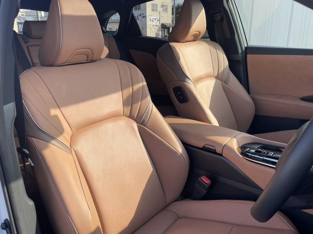 クラウンスポーツ Ｚ　Ｚ（５名）　１オーナー　純正ナビＴＶ　パノラミックビューモニター　デジタルインナーミラー　セーフティセンス　ドライブセレクト　ＢＳＭ　ブラウンレザー　パノラマルーフ　ＥＴＣ　パワーバックドア（6枚目）