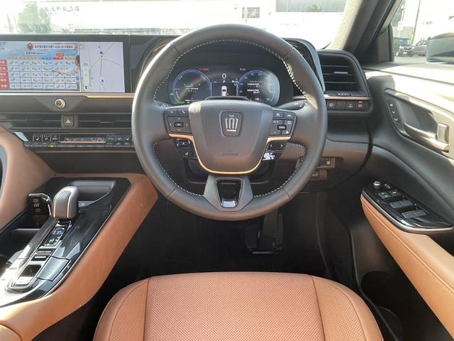 クラウンスポーツ Ｚ　Ｚ（５名）　１オーナー　純正ナビＴＶ　パノラミックビューモニター　デジタルインナーミラー　セーフティセンス　ドライブセレクト　ＢＳＭ　ブラウンレザー　パノラマルーフ　ＥＴＣ　パワーバックドア（17枚目）