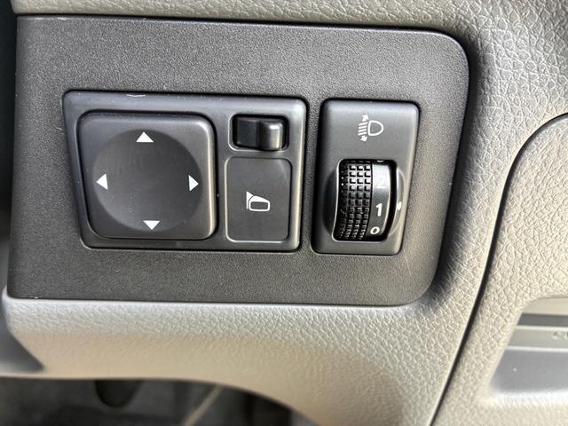 ＮＶ２００バネットバン ＧＸ　鏡面電動調整機能付ドアミラー　パワーウィンドウ　荷室天井トリム（18枚目）