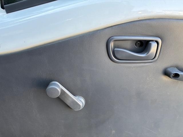 サンバートラック TB 5速マニュアル 4WD エアコン パワステ(15枚目)