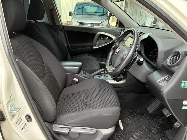 ヴァンガード ２４０Ｓ　Ｓパッケージ　７人乗り　４ＷＤ　ナビ　バックカメラ　クルーズコントロール　ＥＴＣ（10枚目）