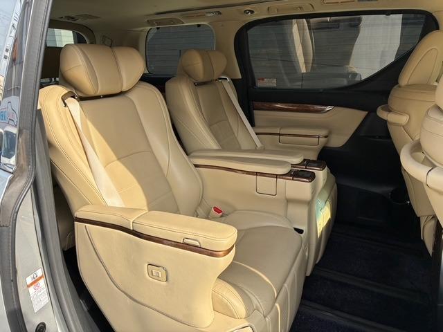 アルファード ３．５エグゼクティブラウンジ　モデリスタエアロ　１２．１インチリアシートエンターテインメントシステム　ＪＢＬサウンドシステム　ツインムーンルーフ　ベージュ革シート　レーダークルーズコントロール　パノラミックビューモニター（12枚目）