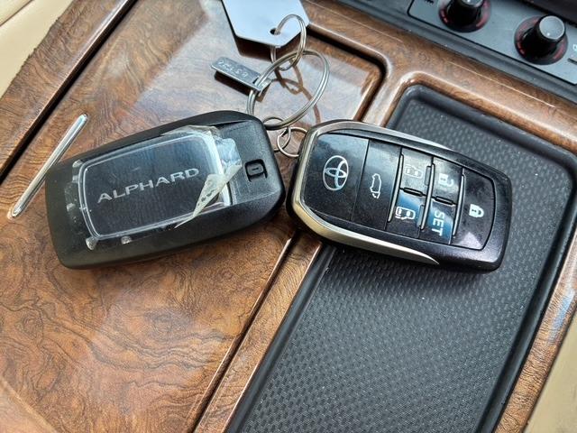 アルファード ３．５エグゼクティブラウンジ　モデリスタエアロ　１２．１インチリアシートエンターテインメントシステム　ＪＢＬサウンドシステム　ツインムーンルーフ　ベージュ革シート　レーダークルーズコントロール　パノラミックビューモニター（22枚目）