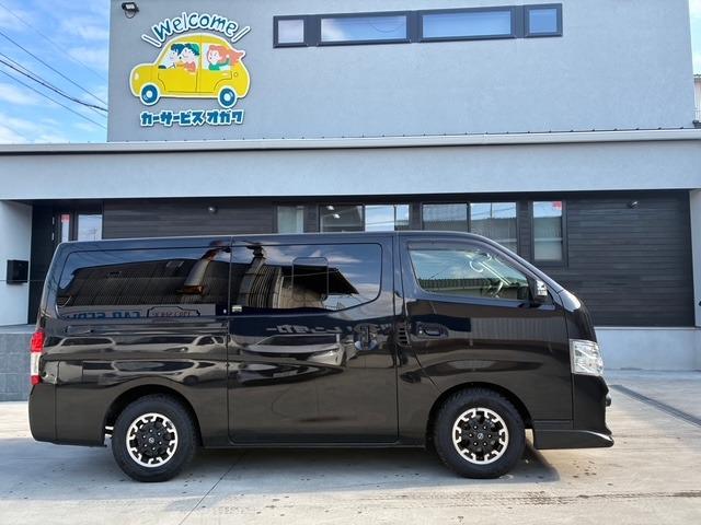 ＮＶ３５０キャラバンバン ロングプレミアムＧＸ　アーバンクロム　純正ナビ　アラウンドビューモニター　１５インチブラック塗装アルミホイール　オートエアコン　リアクーラー　リアヒーター（4枚目）