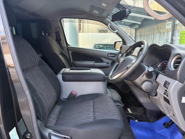 ＮＶ３５０キャラバンバン ロングプレミアムＧＸ　アーバンクロム　純正ナビ　アラウンドビューモニター　１５インチブラック塗装アルミホイール　オートエアコン　リアクーラー　リアヒーター（10枚目）