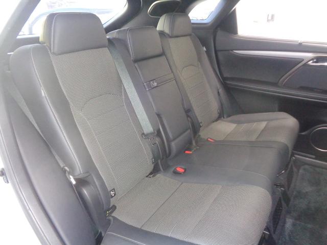 ＲＸ ＲＸ４５０ｈ　Ｆスポーツ　走行無制限１年保証付き／パノラマルーフ／マークレビンソン／パノラミックビューモニター／後席電動格納＆後席シートヒーター／ＯＰ２０インチＡＷ／ブラインドスポットモニター／三眼ＬＥＤヘッドライト（26枚目）