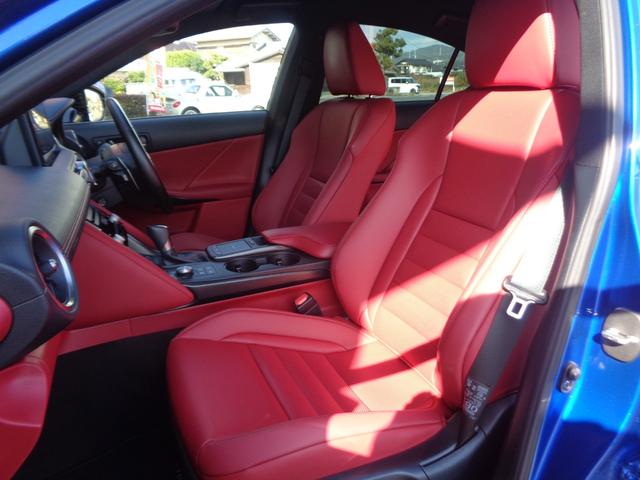 IS IS300h Fスポーツ スマートキー/純正10.3インチナビ/フルセグ/パノラミックビューカメラ/3眼LEDヘッドライト/マークレビンソン/オレンジキャリパー/赤レザーシート/シートヒーター/パワーシート/ETC2.0/(13枚目)