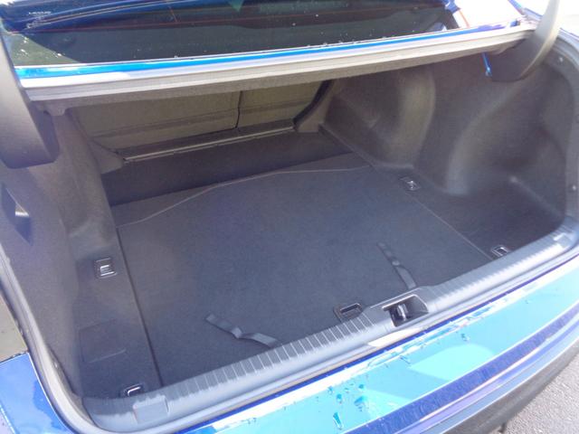 IS IS300h Fスポーツ スマートキー/純正10.3インチナビ/フルセグ/パノラミックビューカメラ/3眼LEDヘッドライト/マークレビンソン/オレンジキャリパー/赤レザーシート/シートヒーター/パワーシート/ETC2.0/(15枚目)