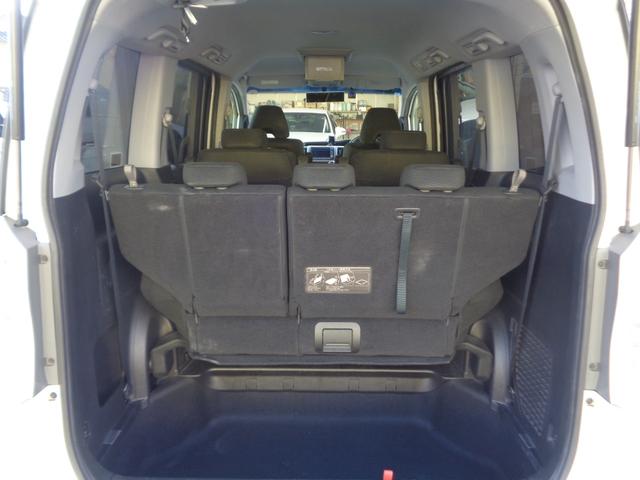 ステップワゴンスパーダ Ｚ　インターナビセレクション　走行無制限１年保証／メーカーＨＤＤナビ／フルセグＴＶ／バックカメラ／ＵＳＢ／後席フリップダウンモニター／ＨＩＤヘッドライト／純正フォグライト／両側パワスラ／ドラレコ／ＥＴＣ／ローダウン／ワンオーナー（16枚目）