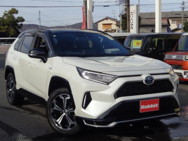 ＲＡＶ４ ＰＨＶ ブラックトーン　純正９インチディスプレイオーディオ／純正ナビ／パノラミックビューモニター／パノラマムーンルーフ／寒冷地仕様／スペアタイヤ／前後席シートヒーター／デジタルインナーミラー／セーフティセンス（6枚目）