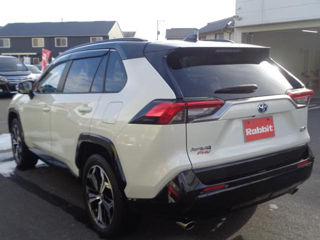 ＲＡＶ４ ＰＨＶ ブラックトーン　純正９インチディスプレイオーディオ／純正ナビ／パノラミックビューモニター／パノラマムーンルーフ／寒冷地仕様／スペアタイヤ／前後席シートヒーター／デジタルインナーミラー／セーフティセンス（10枚目）
