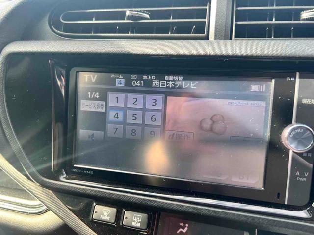 アクア ドライブレコーダー ETC バックカメラ TV アルミホイール スマートキー 電動格納ミラー シートヒーター CVT 記録簿 CD DVD再生 Bluetooth エアコン パワーステアリング(4枚目)
