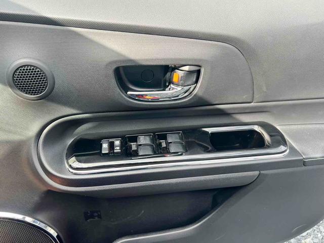 アクア ドライブレコーダー ETC バックカメラ TV アルミホイール スマートキー 電動格納ミラー シートヒーター CVT 記録簿 CD DVD再生 Bluetooth エアコン パワーステアリング(9枚目)