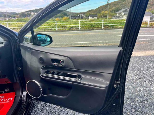 アクア ドライブレコーダー ETC バックカメラ TV アルミホイール スマートキー 電動格納ミラー シートヒーター CVT 記録簿 CD DVD再生 Bluetooth エアコン パワーステアリング(31枚目)