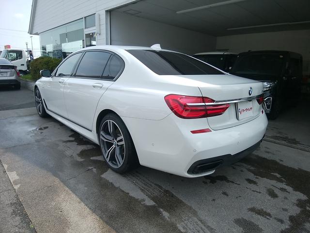 ７シリーズ ７５０Ｌｉ　Ｍスポーツ　純正ナビフルセグ　全周囲カメラ　黒革パワーシートヒーター＆ベンチレーター　カーボンコア　サンルーフ　クルーズコントロール　後席モニター２個　電動リアサンシェード　パワートランク　革巻きステアリング（34枚目）