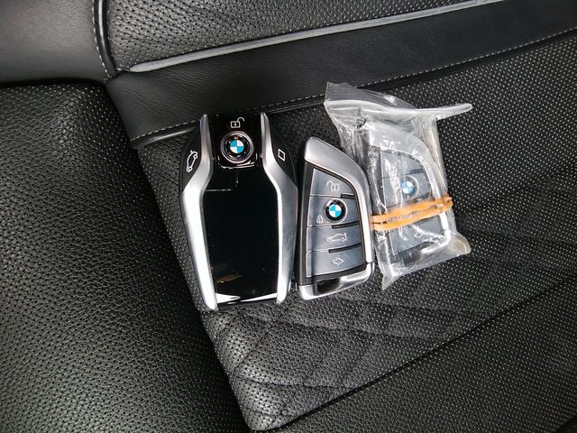 ７シリーズ ７５０Ｌｉ　Ｍスポーツ　純正ナビフルセグ　全周囲カメラ　黒革パワーシートヒーター＆ベンチレーター　カーボンコア　サンルーフ　クルーズコントロール　後席モニター２個　電動リアサンシェード　パワートランク　革巻きステアリング（53枚目）