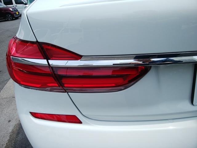 ７シリーズ ７５０Ｌｉ　Ｍスポーツ　純正ナビフルセグ　全周囲カメラ　黒革パワーシートヒーター＆ベンチレーター　カーボンコア　サンルーフ　クルーズコントロール　後席モニター２個　電動リアサンシェード　パワートランク　革巻きステアリング（56枚目）
