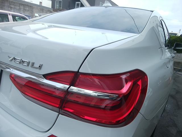 ７シリーズ ７５０Ｌｉ　Ｍスポーツ　純正ナビフルセグ　全周囲カメラ　黒革パワーシートヒーター＆ベンチレーター　カーボンコア　サンルーフ　クルーズコントロール　後席モニター２個　電動リアサンシェード　パワートランク　革巻きステアリング（57枚目）