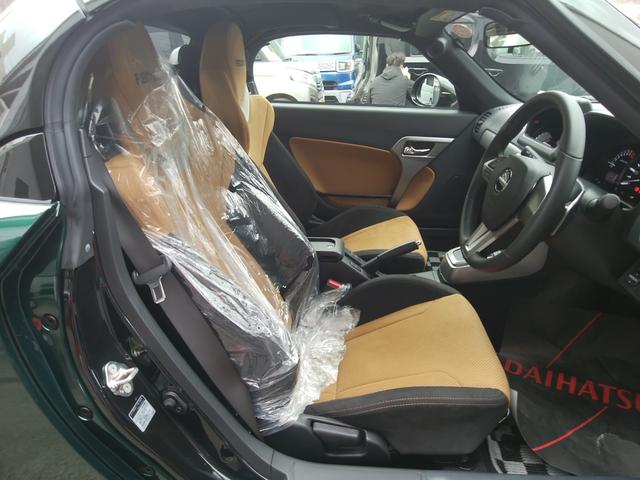 コペン セロ　Ｓ　登録済未使用車　レカロ革シートヒーター　電動オープン　ビルシュタインショック　７速スーパーアクティブシフト付ＣＶＴ　ＭＯＭＯ革巻きステアリング　純正１６インチＡＷ＆マット　ＬＥＤライト　ＩＣターボ（8枚目）