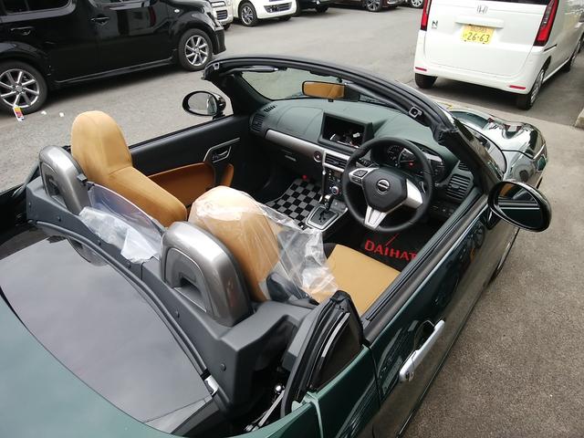 コペン セロ　Ｓ　登録済未使用車　レカロ革シートヒーター　電動オープン　ビルシュタインショック　７速スーパーアクティブシフト付ＣＶＴ　ＭＯＭＯ革巻きステアリング　純正１６インチＡＷ＆マット　ＬＥＤライト　ＩＣターボ（14枚目）