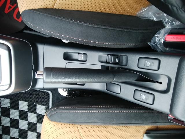 コペン セロ　Ｓ　登録済未使用車　レカロ革シートヒーター　電動オープン　ビルシュタインショック　７速スーパーアクティブシフト付ＣＶＴ　ＭＯＭＯ革巻きステアリング　純正１６インチＡＷ＆マット　ＬＥＤライト　ＩＣターボ（18枚目）