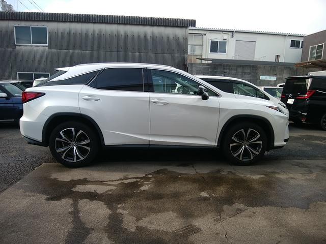 ＲＸ ＲＸ２００ｔ　バージョンＬ　純正ナビフルセグ　パノラマルルーフ　黒革パワーシートヒーター＆ベンチレーション　全周囲カメラ　ブルートゥース　革巻きステアリング　パワーバックドア　ヘッドアップディスプレイ　ドラレコ前後　ＥＴＣ（3枚目）