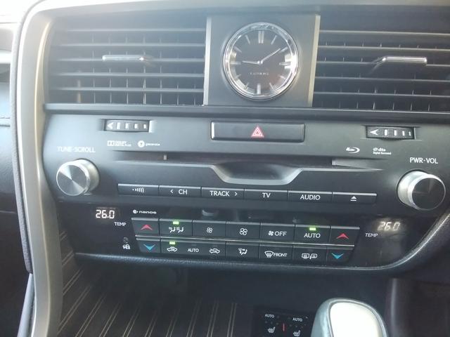 ＲＸ ＲＸ２００ｔ　バージョンＬ　純正ナビフルセグ　パノラマルルーフ　黒革パワーシートヒーター＆ベンチレーション　全周囲カメラ　ブルートゥース　革巻きステアリング　パワーバックドア　ヘッドアップディスプレイ　ドラレコ前後　ＥＴＣ（12枚目）