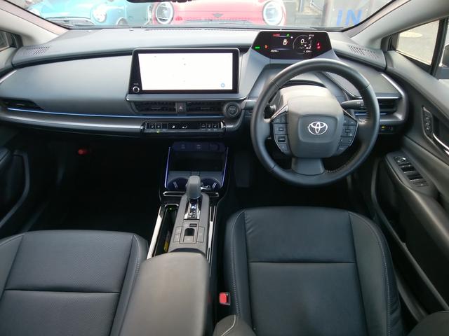 プリウス Ｚ　純正１２．３型ナビＴＶ　全周囲カメラ　デジタルインナーミラー　ミラーキャスト　パワーシートヒーター＆ファン　ステアリングヒーター　クルーズコントロール　ＥＴＣ　純正ＡＷ　パワーリアゲート　スマートキー（6枚目）