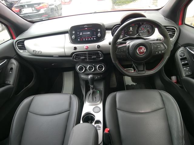 ５００Ｘ スポーツ　黒革パワーシートヒーター　ディスプレイオーディオ　バックカメラ　ブルートゥース　ＵＳＢ端子　クルーズコントロール　クリアランスソナー　ステアリングリモコン　ＥＴＣ　純正１９インチＡＷ　スマートキー（6枚目）