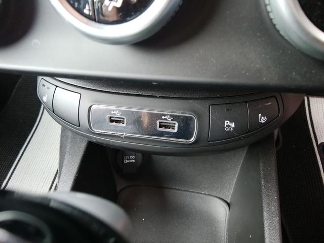 ５００Ｘ スポーツ　黒革パワーシートヒーター　ディスプレイオーディオ　バックカメラ　ブルートゥース　ＵＳＢ端子　クルーズコントロール　クリアランスソナー　ステアリングリモコン　ＥＴＣ　純正１９インチＡＷ　スマートキー（12枚目）