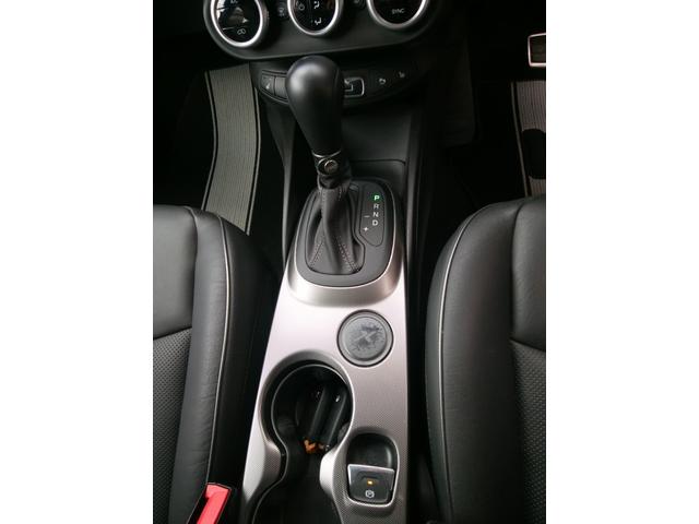 ５００Ｘ スポーツ　黒革パワーシートヒーター　ディスプレイオーディオ　バックカメラ　ブルートゥース　ＵＳＢ端子　クルーズコントロール　クリアランスソナー　ステアリングリモコン　ＥＴＣ　純正１９インチＡＷ　スマートキー（13枚目）