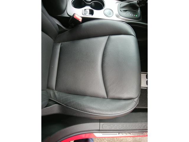 ５００Ｘ スポーツ　黒革パワーシートヒーター　ディスプレイオーディオ　バックカメラ　ブルートゥース　ＵＳＢ端子　クルーズコントロール　クリアランスソナー　ステアリングリモコン　ＥＴＣ　純正１９インチＡＷ　スマートキー（18枚目）